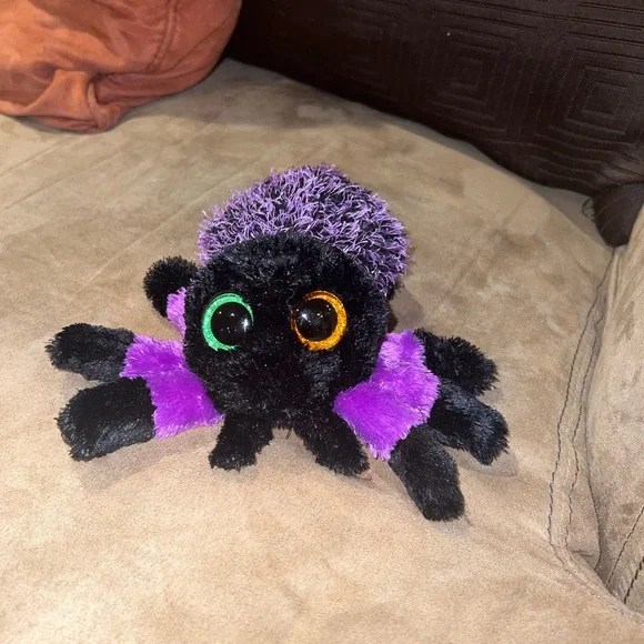 Adorable Purple & Black Halloween Creeper Spider With Cute Large Eyes - Picture 1 of 7